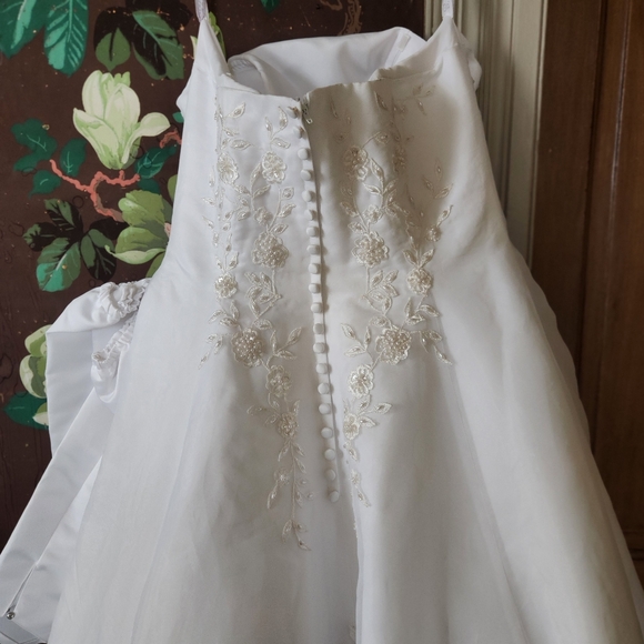 Mary’s Bridal Strapless Embroidered Wedding Gown  Size 12, Ivory Lace & Tulle - Picture 12 of 16
